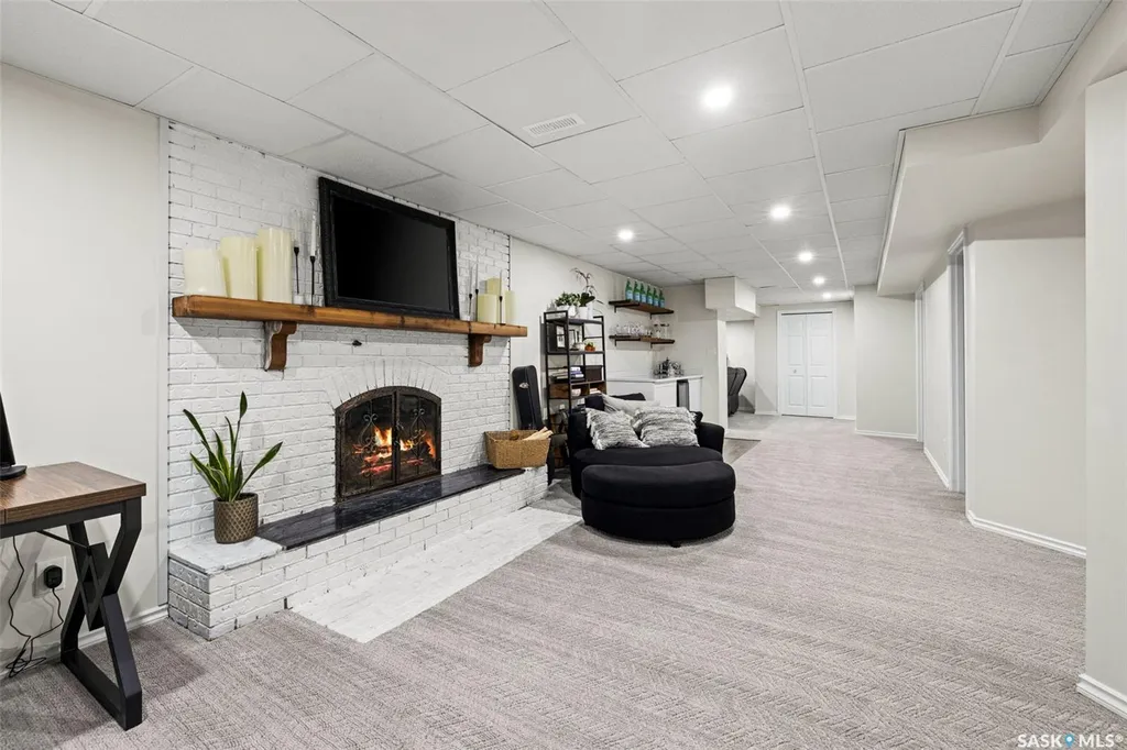 47 Green Meadow Road Regina SK S4V 0A6
