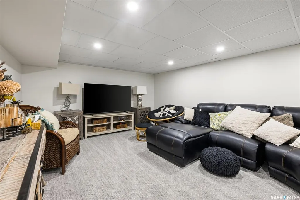 47 Green Meadow Road Regina SK S4V 0A6