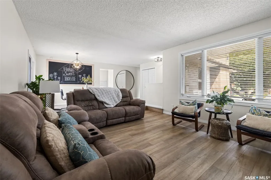 47 Green Meadow Road Regina SK S4V 0A6