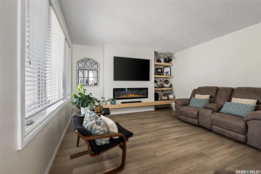 47 Green Meadow Road Regina SK S4V 0A6