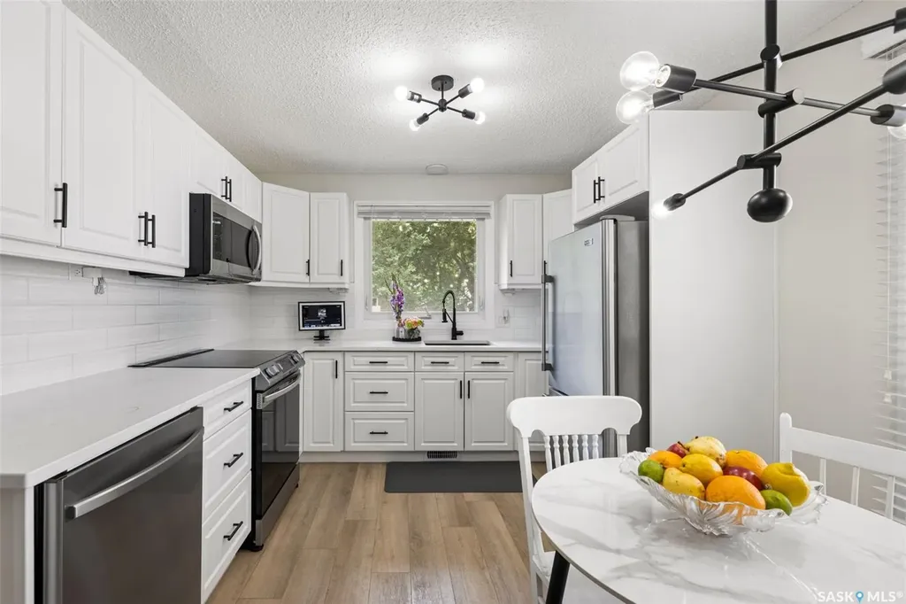 47 Green Meadow Road Regina SK S4V 0A6