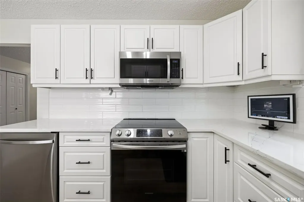 47 Green Meadow Road Regina SK S4V 0A6