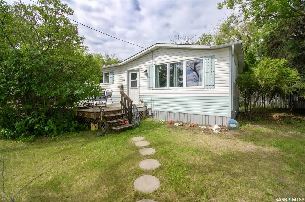 219 Nicoll Avenue Regina Beach SK S0G 4C0