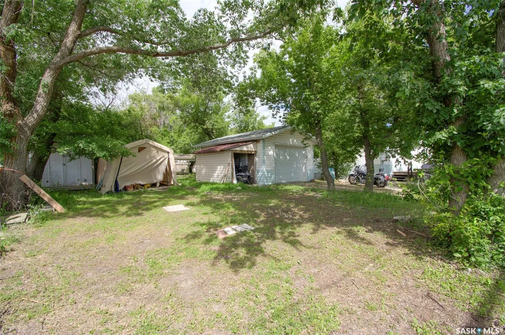 219 Nicoll Avenue Regina Beach SK S0G 4C0