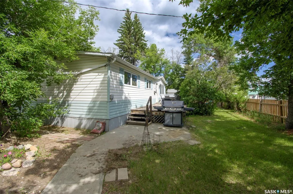 219 Nicoll Avenue Regina Beach SK S0G 4C0