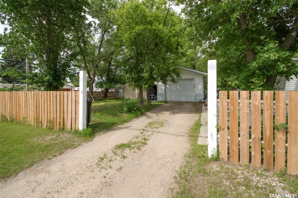 219 Nicoll Avenue Regina Beach SK S0G 4C0