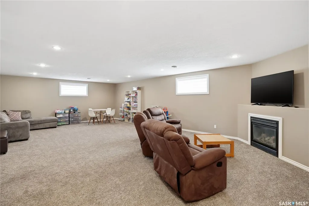 3 Iron Bridge Terrace Moose Jaw SK S6J 0B5