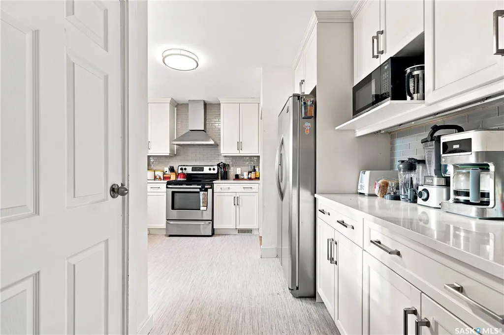 1706 Ewart Avenue Saskatoon SK S7H 2L2