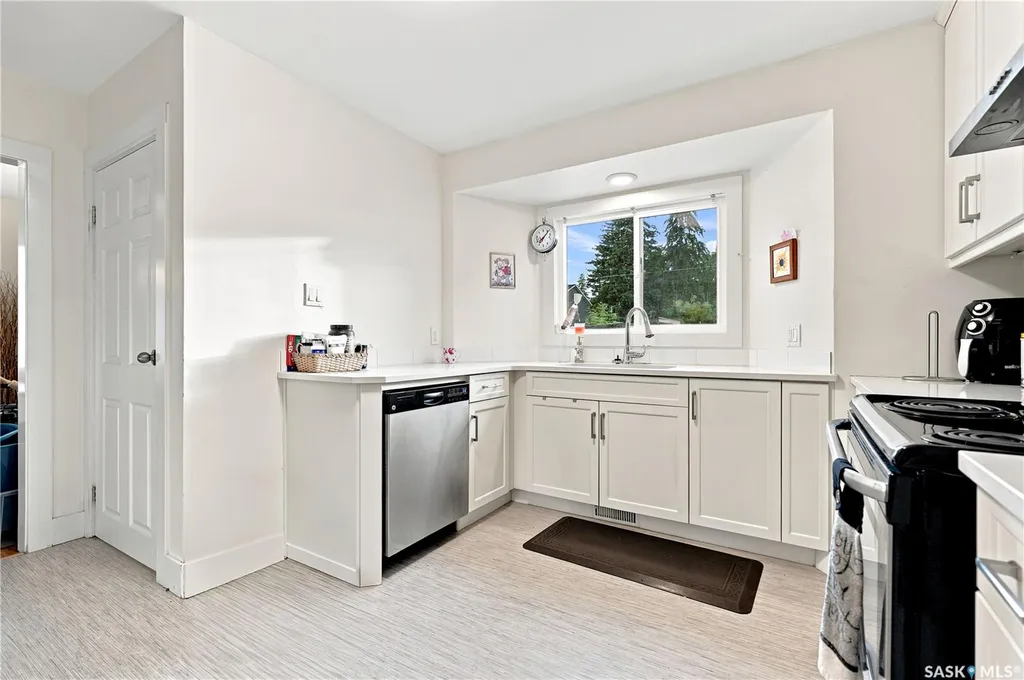 1706 Ewart Avenue Saskatoon SK S7H 2L2