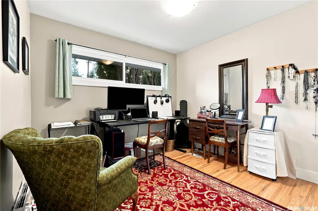 1706 Ewart Avenue Saskatoon SK S7H 2L2