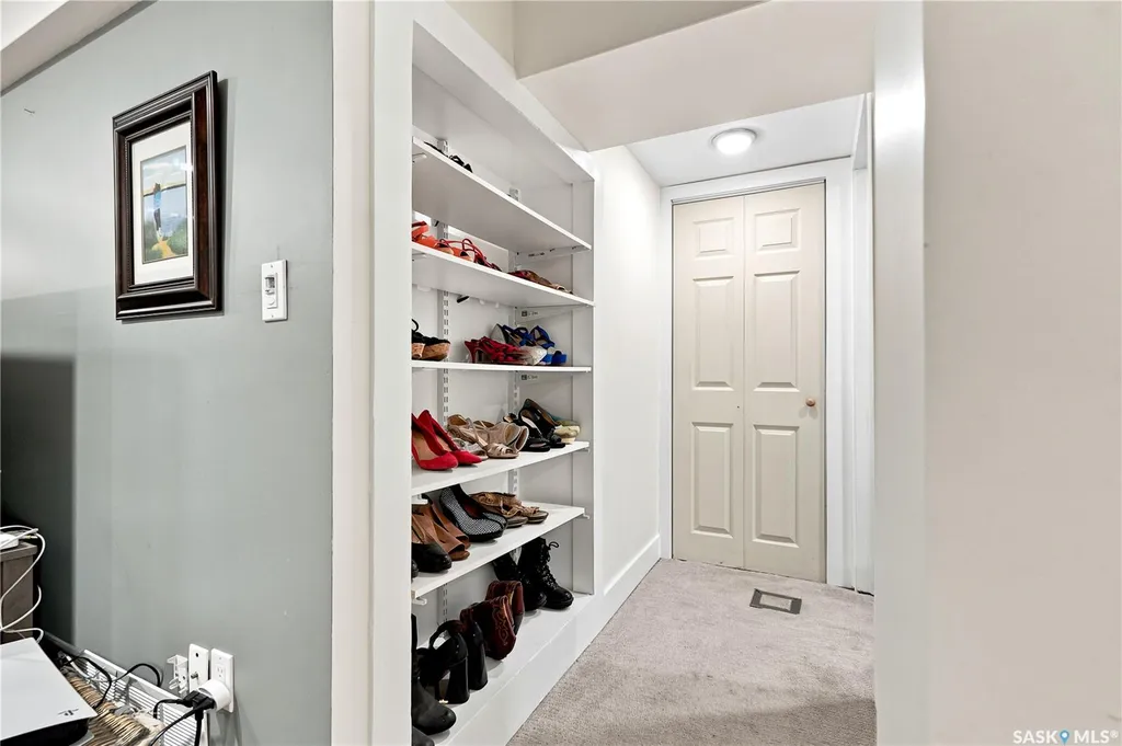 1706 Ewart Avenue Saskatoon SK S7H 2L2