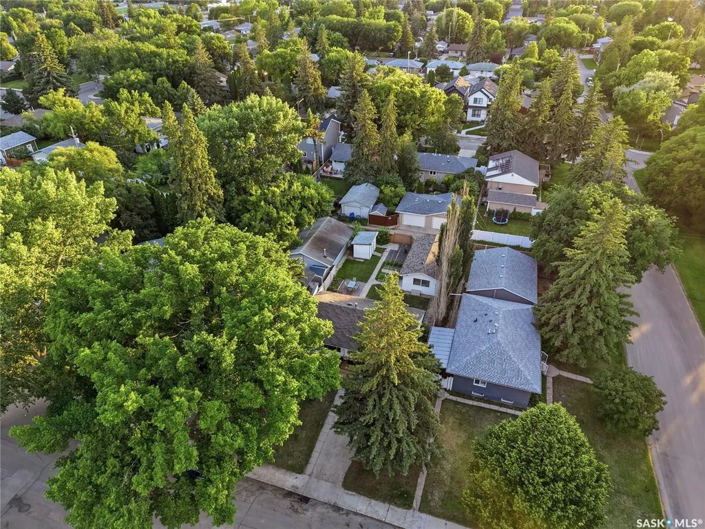 1706 Ewart Avenue Saskatoon SK S7H 2L2