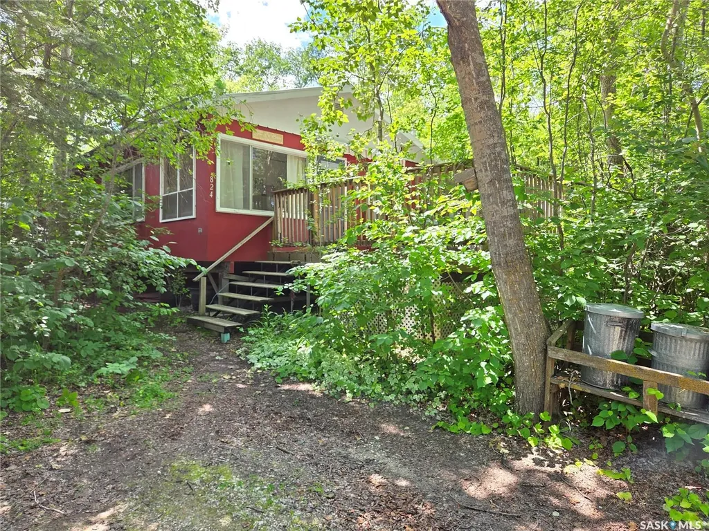 824 Lakeside Avenue White Bear Ir 70 SK S0C 0R0