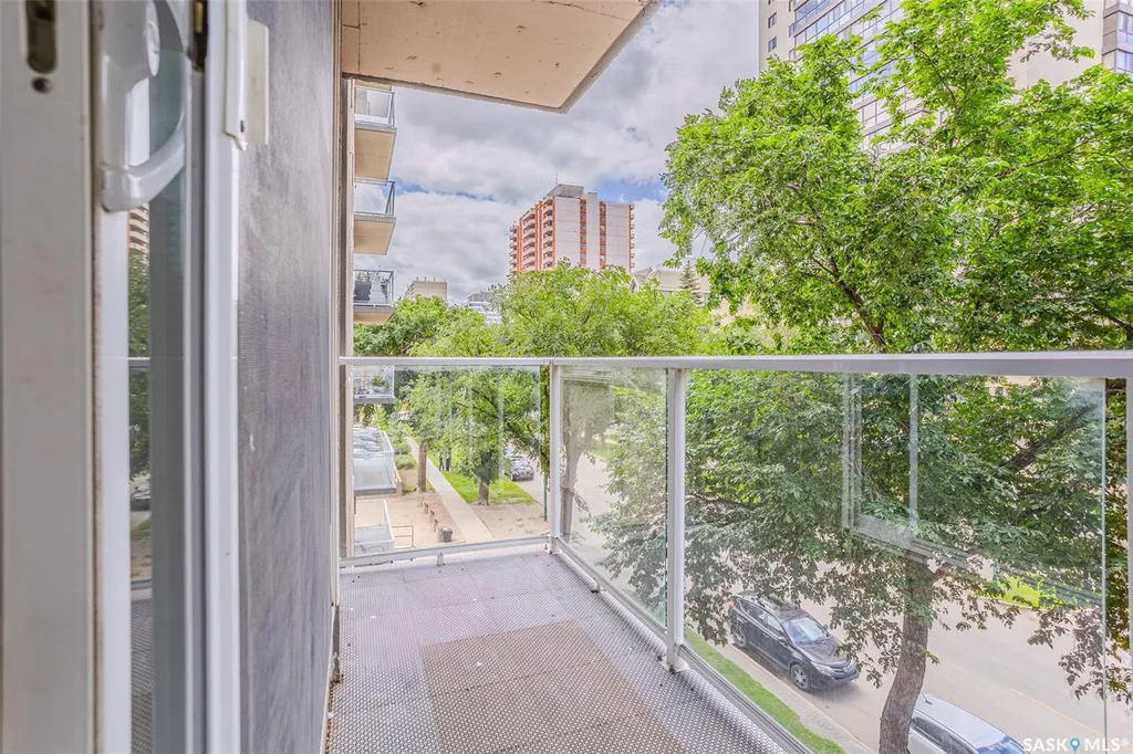 320 5th Avenue N Saskatoon SK S7K 2P5