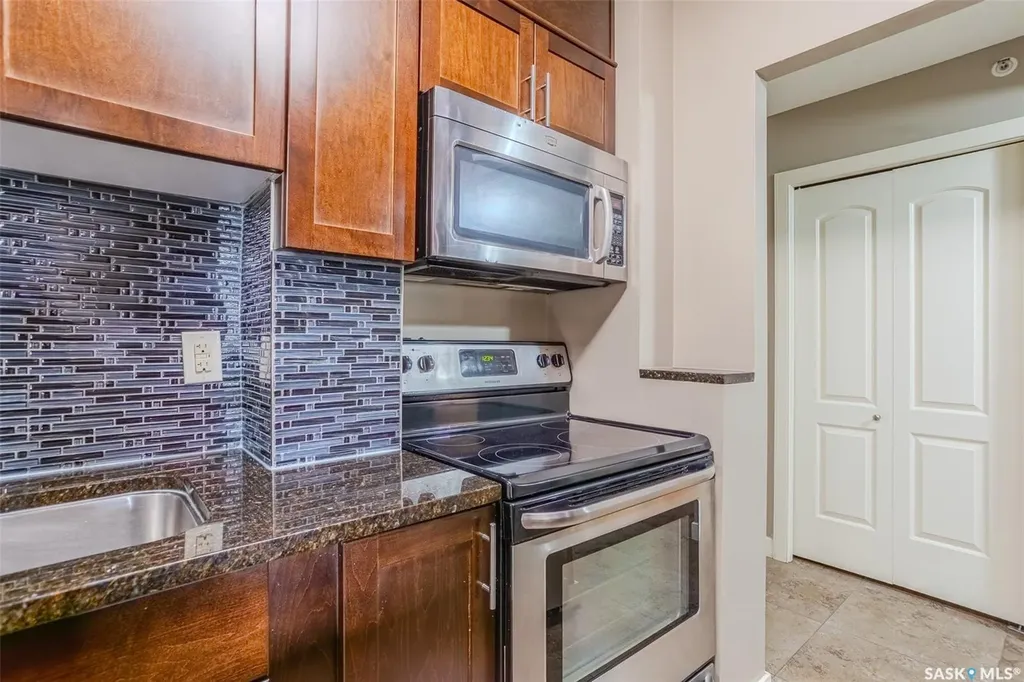 320 5th Avenue N Saskatoon SK S7K 2P5