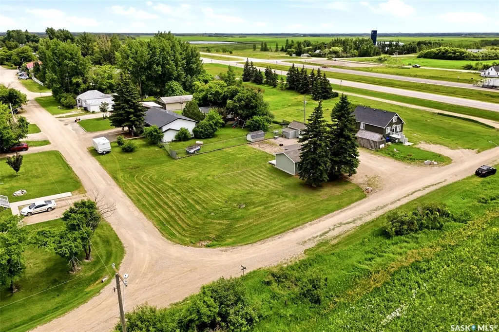 335 Beta Street Mclean SK S0G 3E0