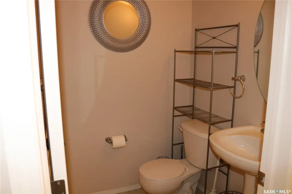 405 Bayfield Crescent Saskatoon SK S7V 1J4