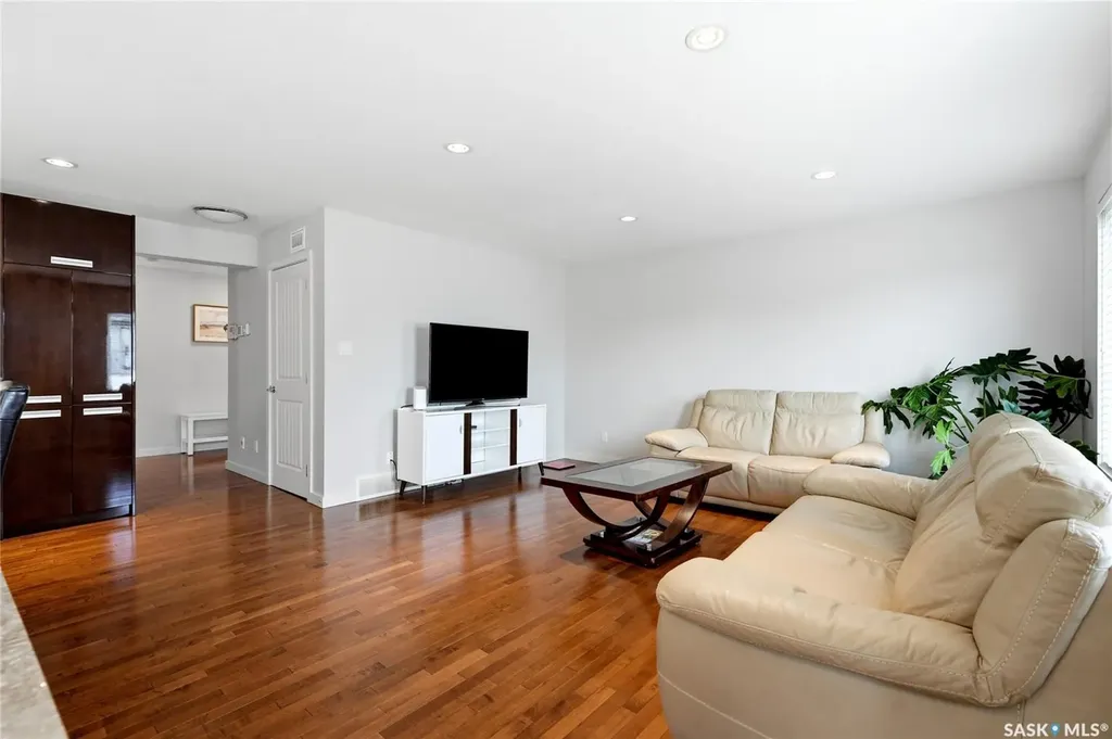 318 Chubb Cove Saskatoon SK S7T 0E6