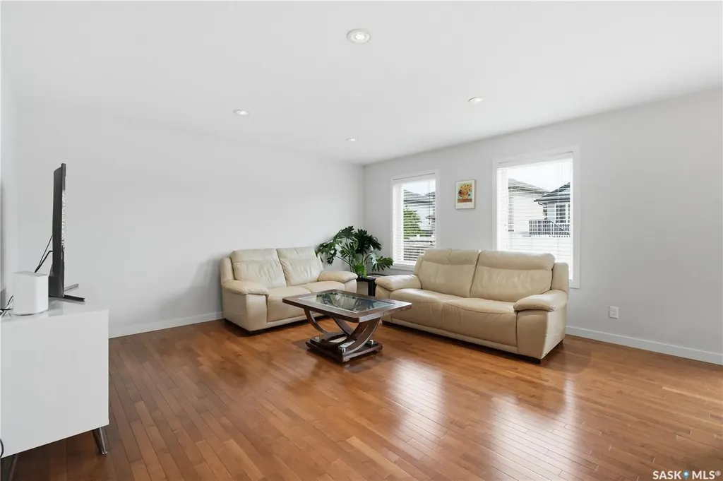 318 Chubb Cove Saskatoon SK S7T 0E6