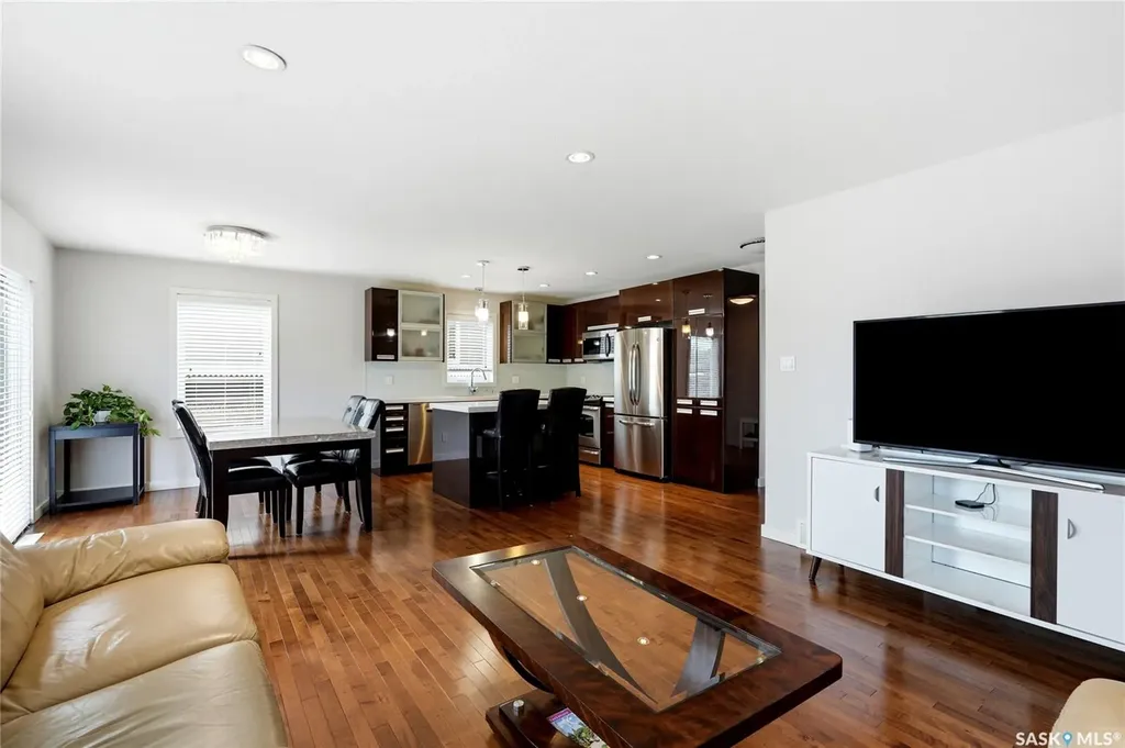 318 Chubb Cove Saskatoon SK S7T 0E6