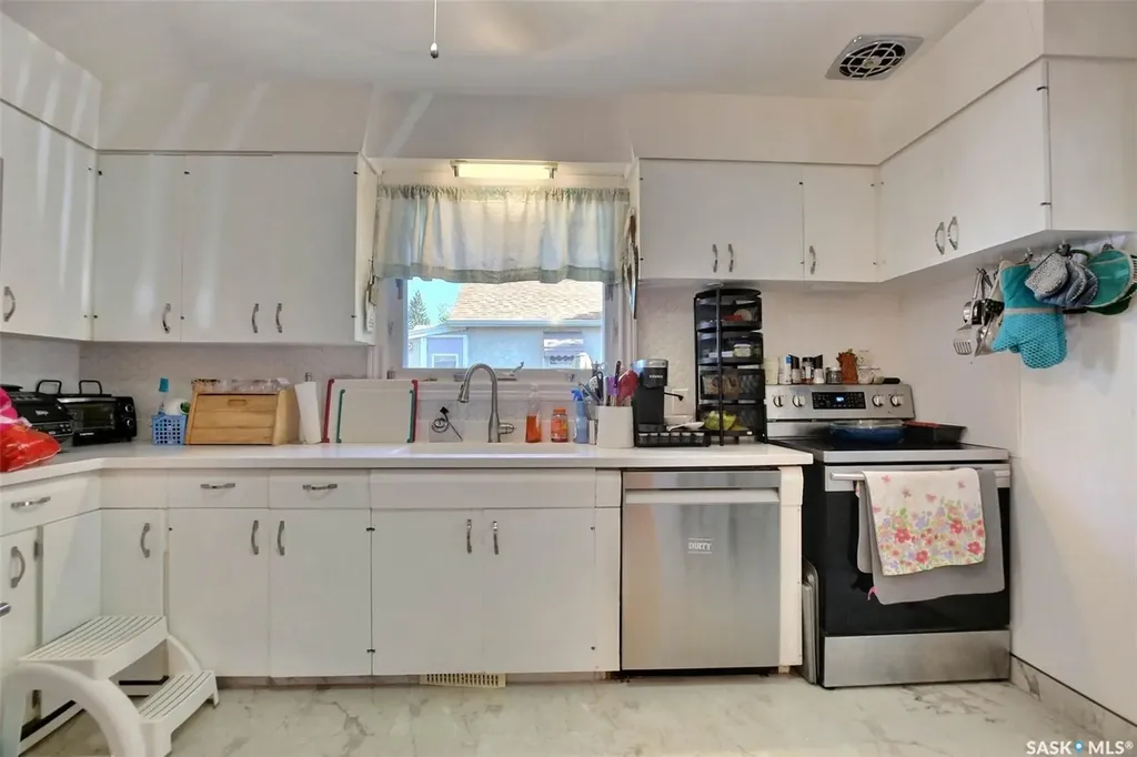 2122 Wascana Street Regina SK S4T 4J9
