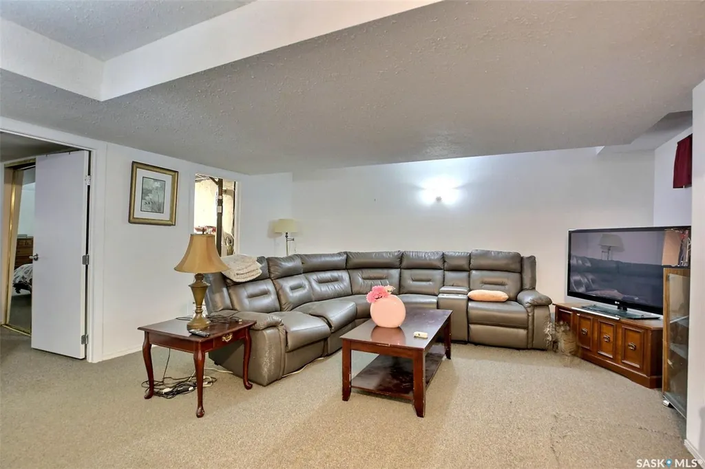 2122 Wascana Street Regina SK S4T 4J9