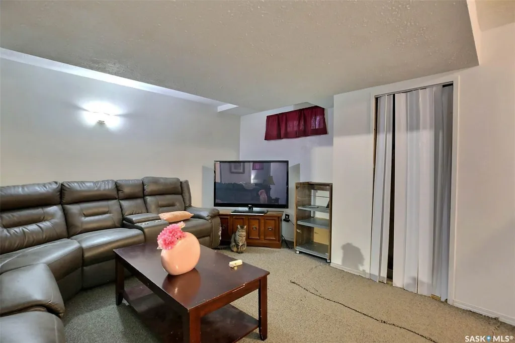 2122 Wascana Street Regina SK S4T 4J9