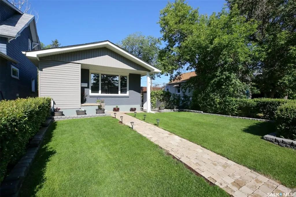 2122 Wascana Street Regina SK S4T 4J9