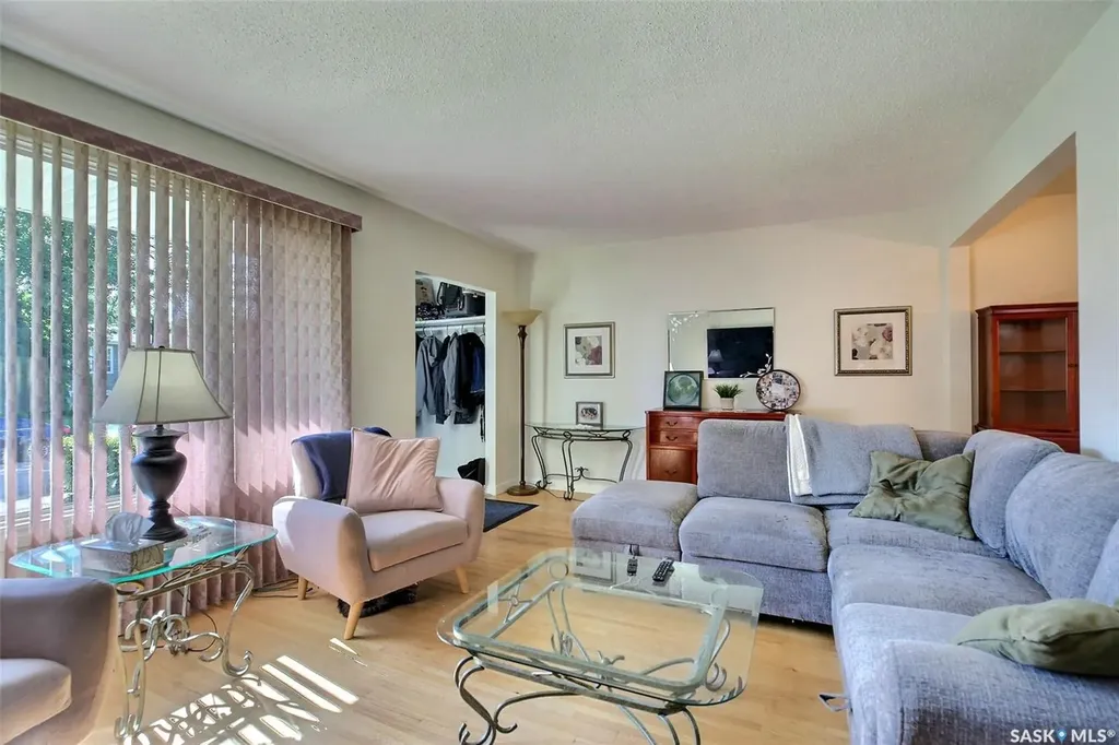 2122 Wascana Street Regina SK S4T 4J9