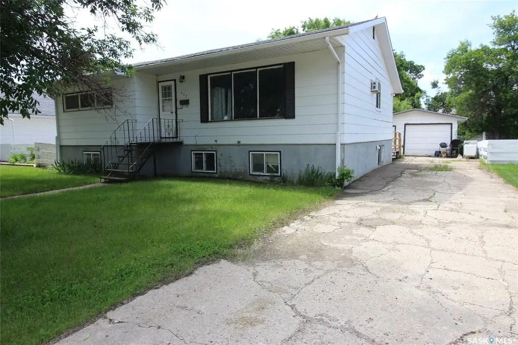 537 4th Street W Shaunavon SK S0N 2M0