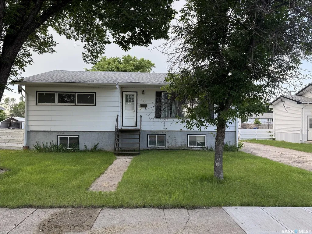 537 4th Street W Shaunavon SK S0N 2M0