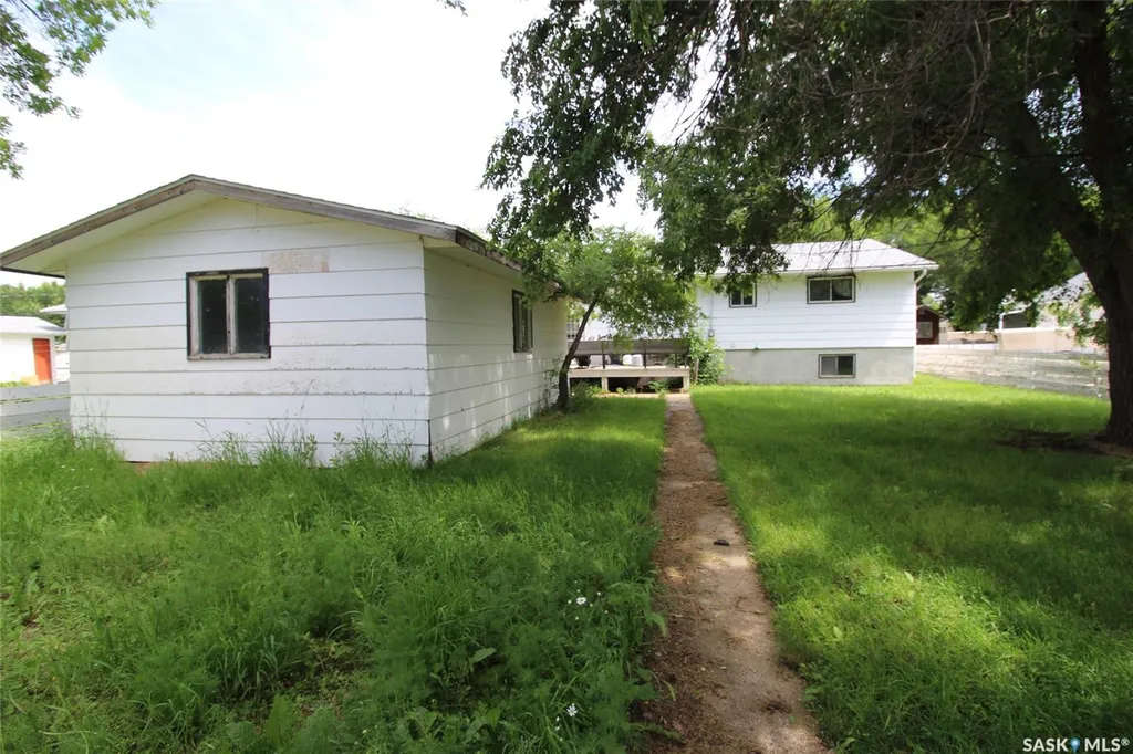 537 4th Street W Shaunavon SK S0N 2M0