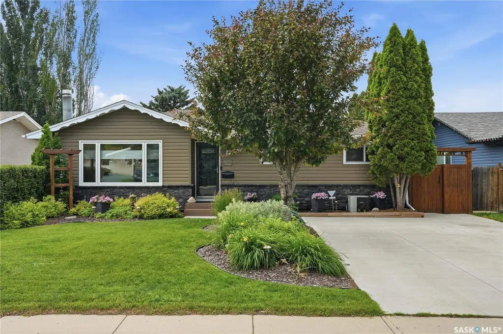 88 Sparling Crescent Saskatoon SK S7H 3H2