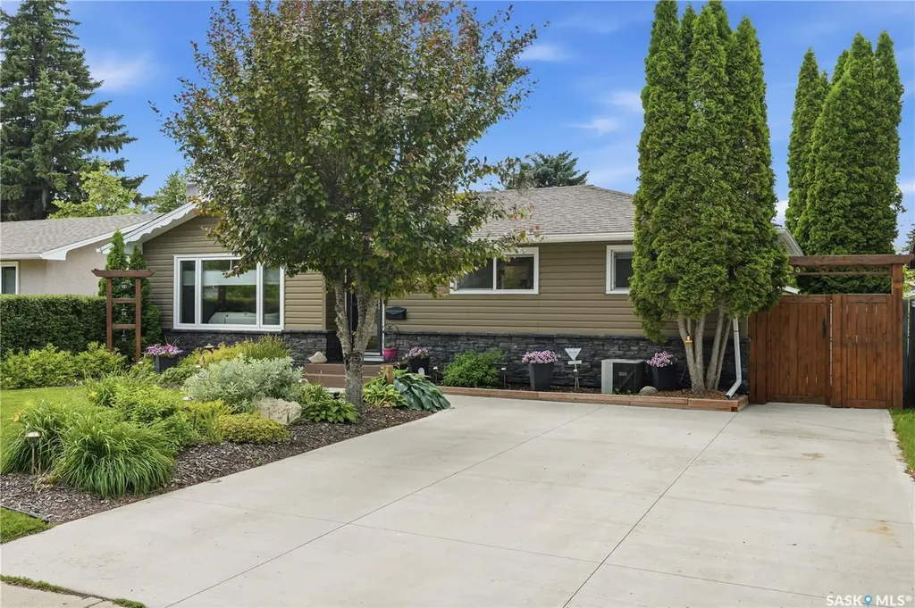 88 Sparling Crescent Saskatoon SK S7H 3H2