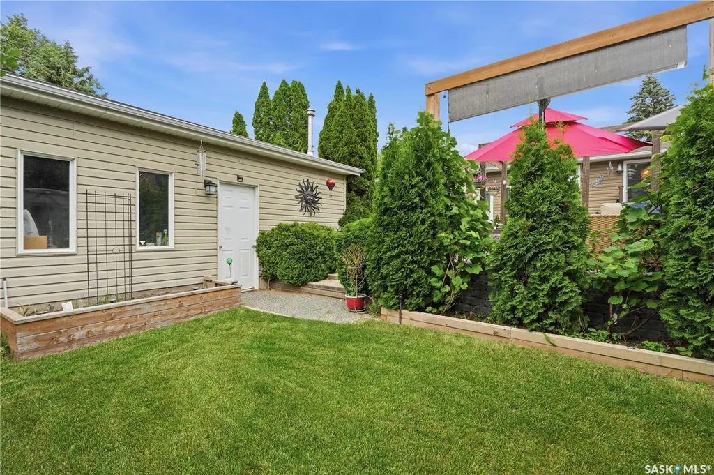 88 Sparling Crescent Saskatoon SK S7H 3H2