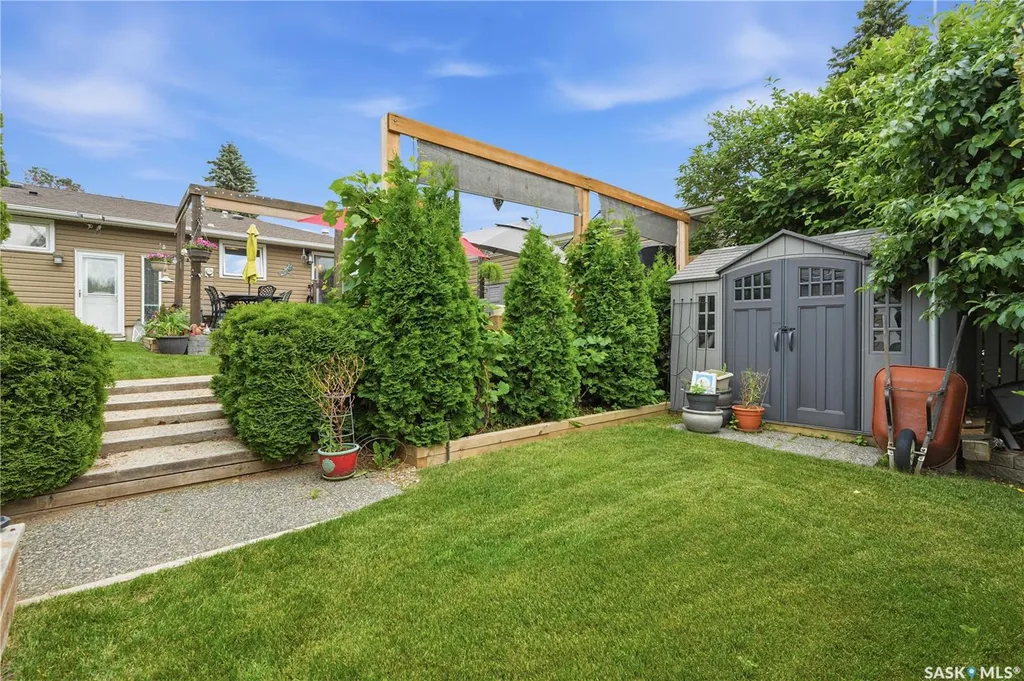 88 Sparling Crescent Saskatoon SK S7H 3H2