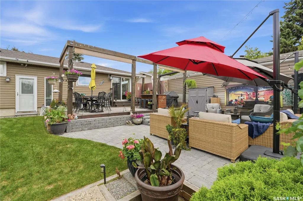 88 Sparling Crescent Saskatoon SK S7H 3H2