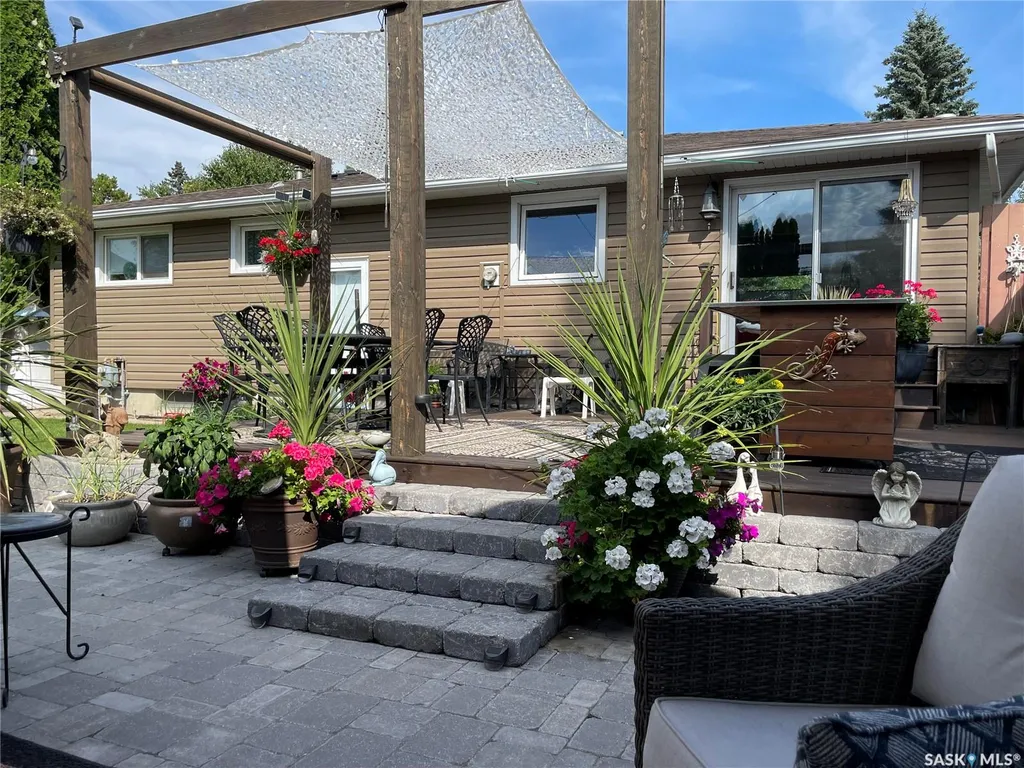 88 Sparling Crescent Saskatoon SK S7H 3H2