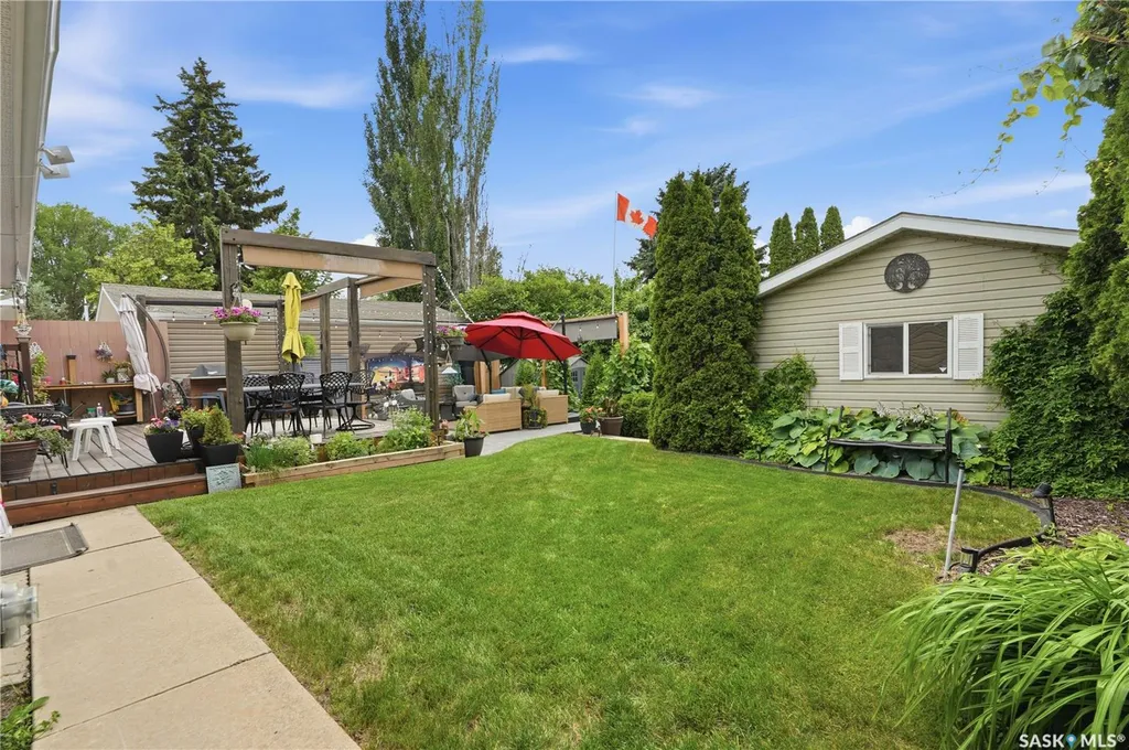 88 Sparling Crescent Saskatoon SK S7H 3H2