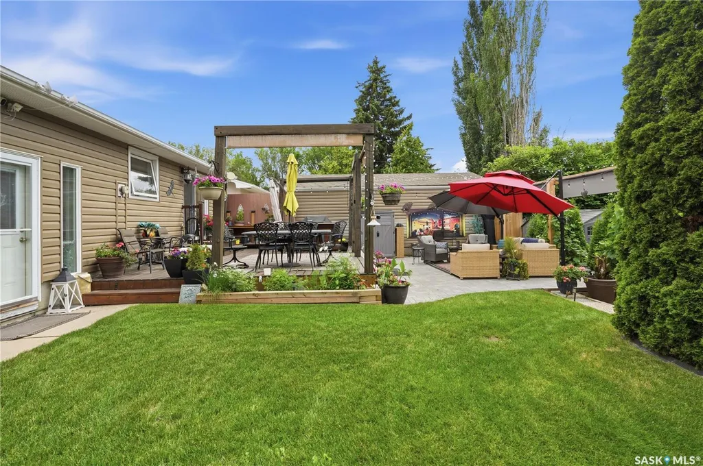 88 Sparling Crescent Saskatoon SK S7H 3H2