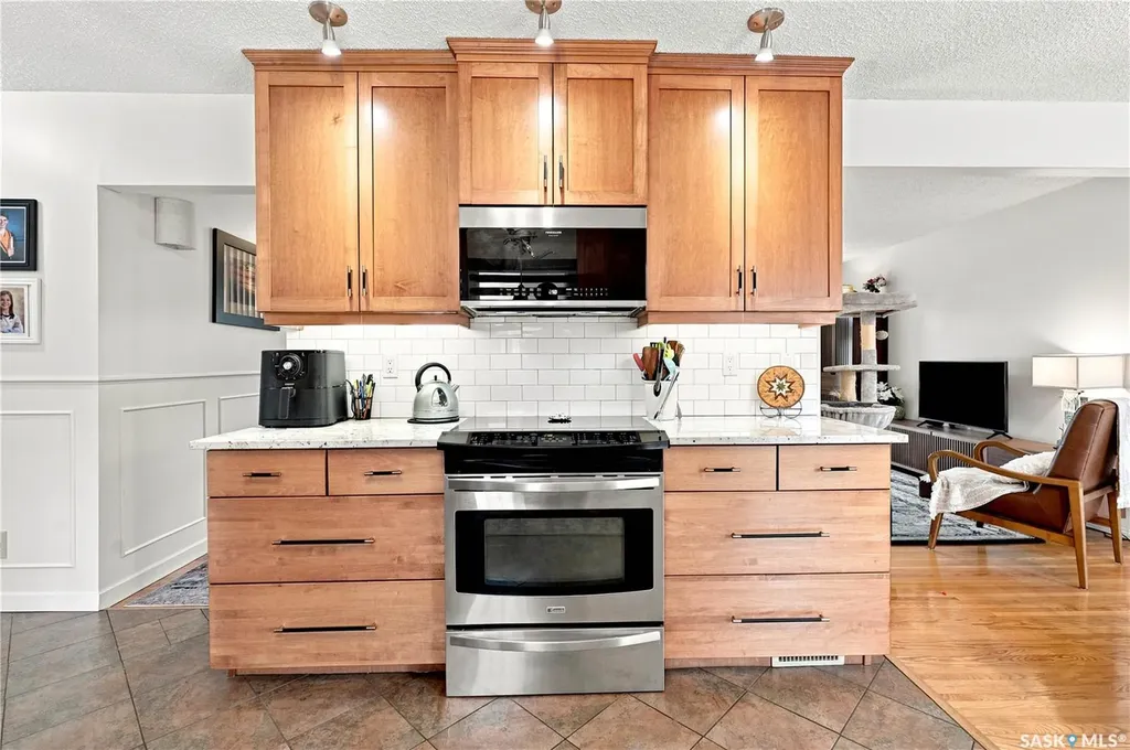 88 Sparling Crescent Saskatoon SK S7H 3H2