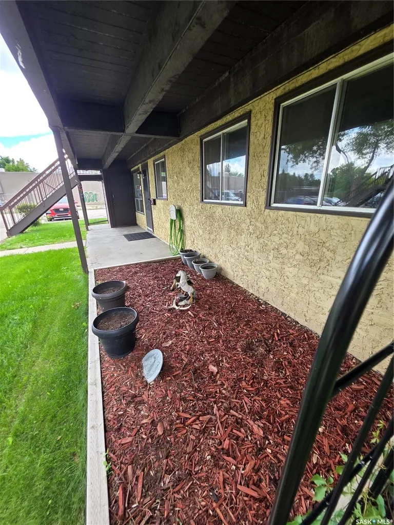 1350 Gordon Road Moose Jaw SK S6H 7R9