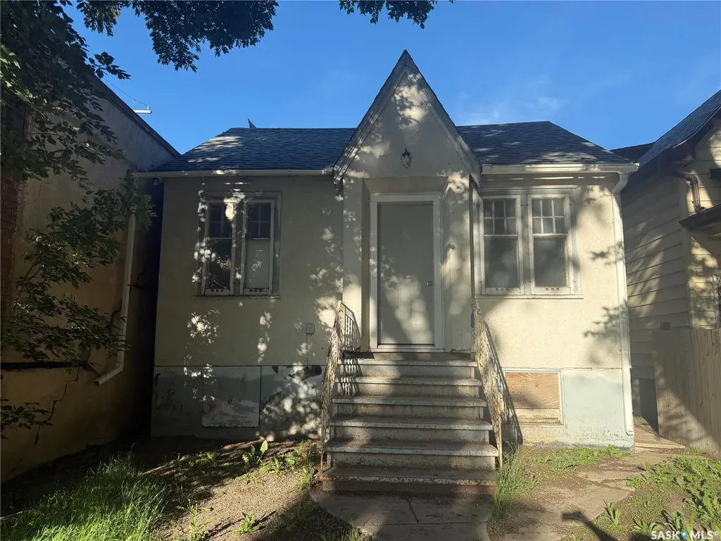 1705 Quebec Street Regina SK S4P 1J4
