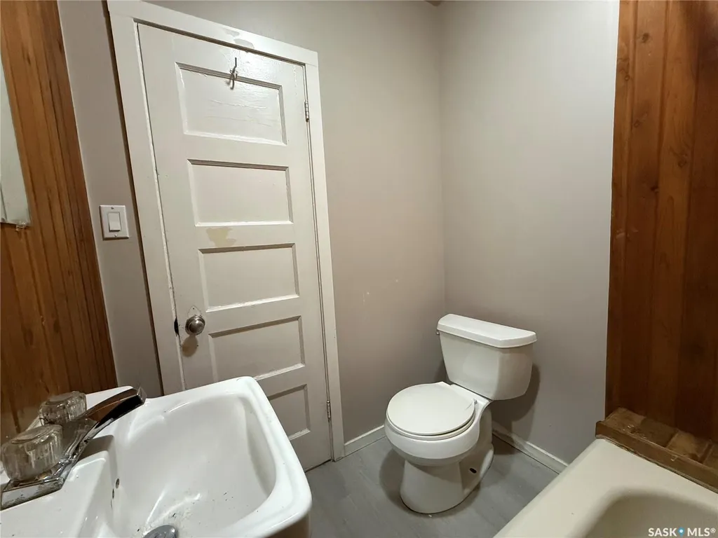 1705 Quebec Street Regina SK S4P 1J4