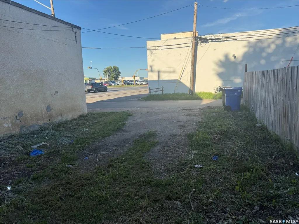 1705 Quebec Street Regina SK S4P 1J4