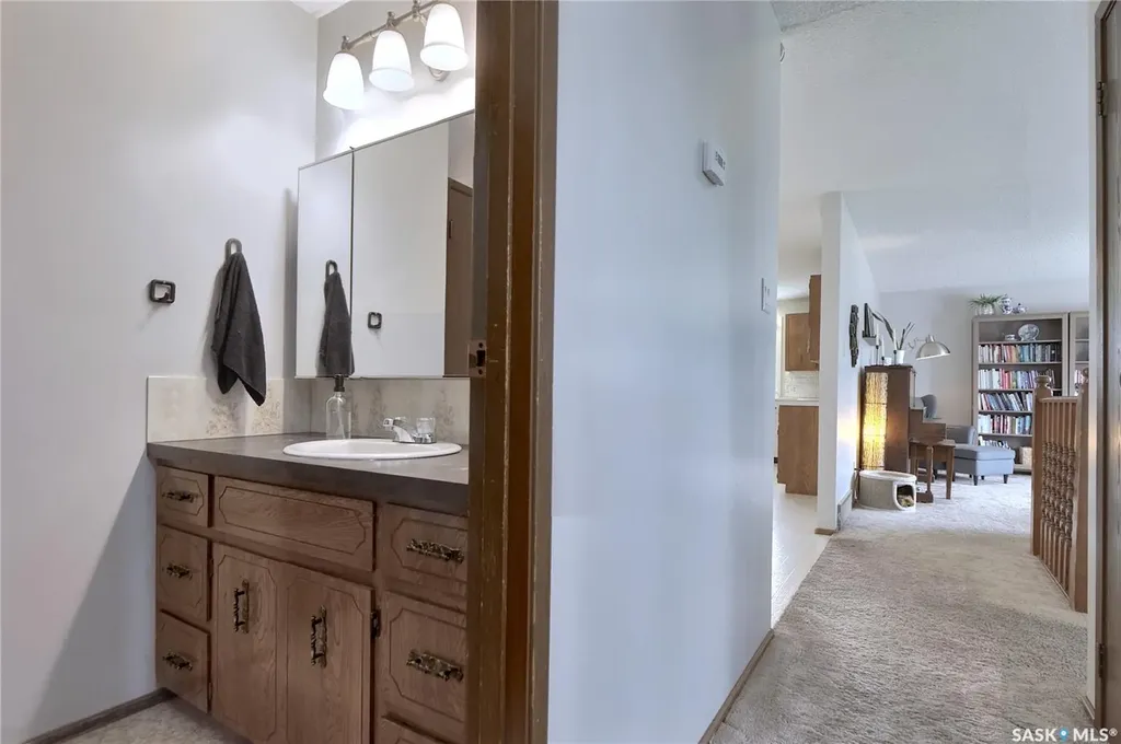 5 Shaw Place Assiniboia SK S0H 0B0