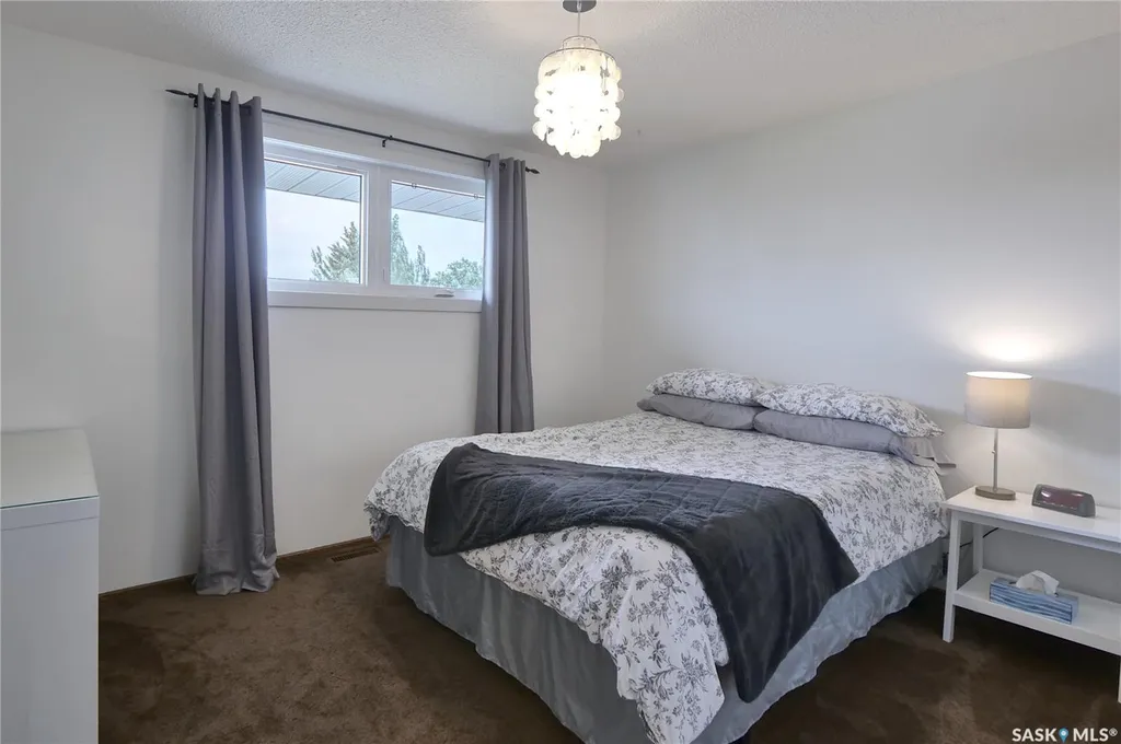 5 Shaw Place Assiniboia SK S0H 0B0