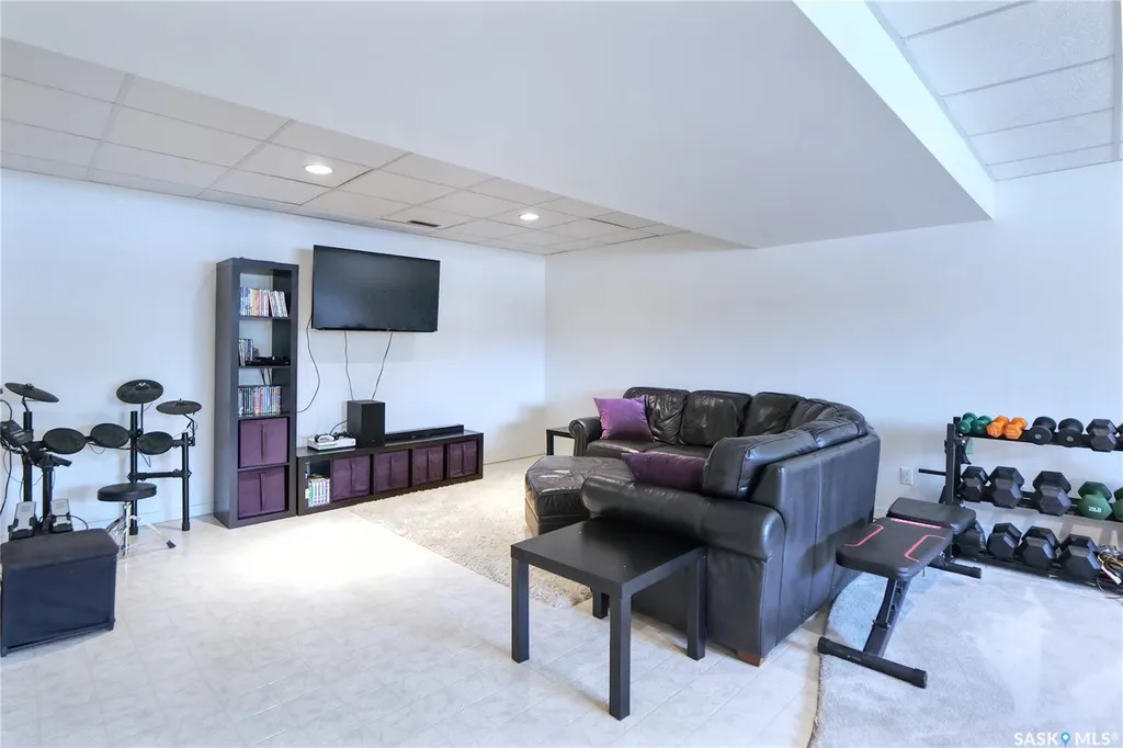 5 Shaw Place Assiniboia SK S0H 0B0