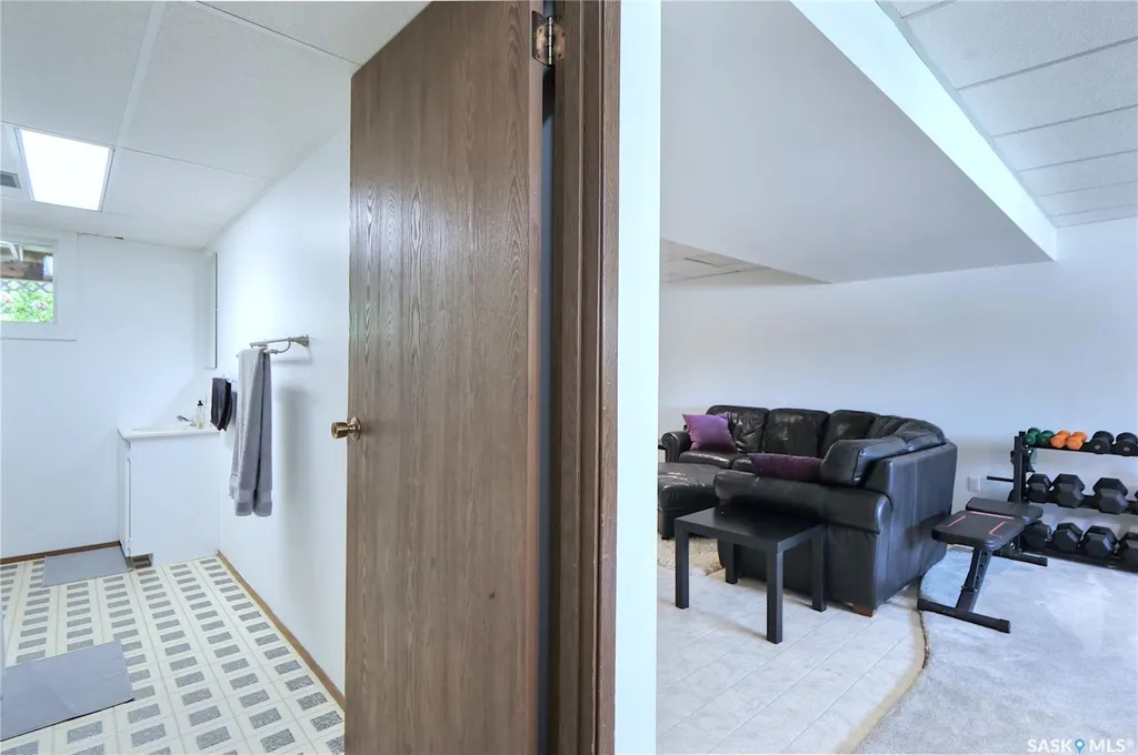 5 Shaw Place Assiniboia SK S0H 0B0