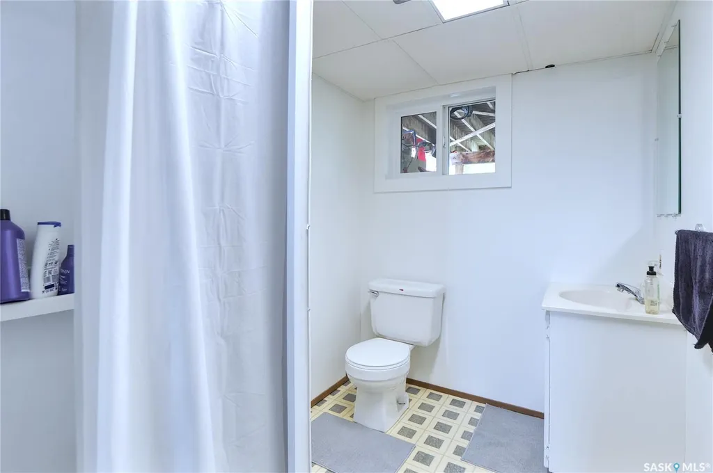 5 Shaw Place Assiniboia SK S0H 0B0
